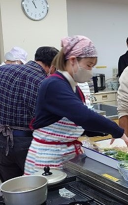 管理栄養学科の学生が料理教室のアシスタントにチャレンジしました！